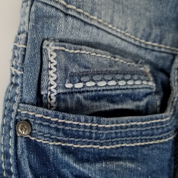 Ariya & Amethyst Jeans Blue Denim Curvy 11/12 Regular Booty Shorts With Cuffs - Picture 3 of 9